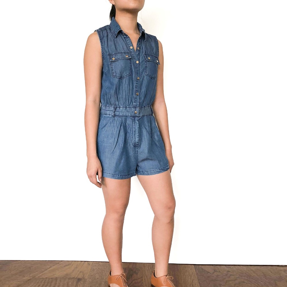FOREVER 21 - Denim Romper